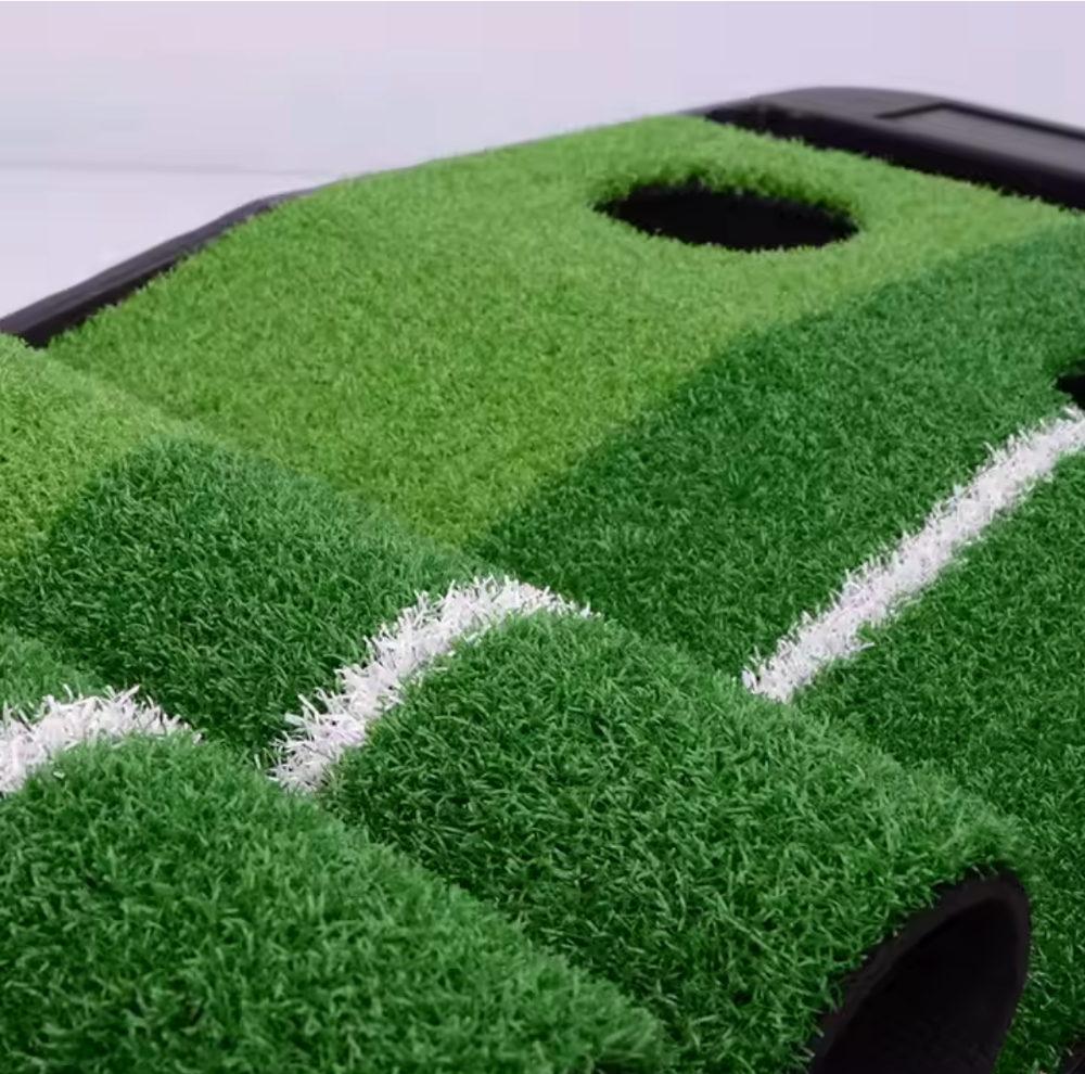 Putting Mat with Auto Ball Return